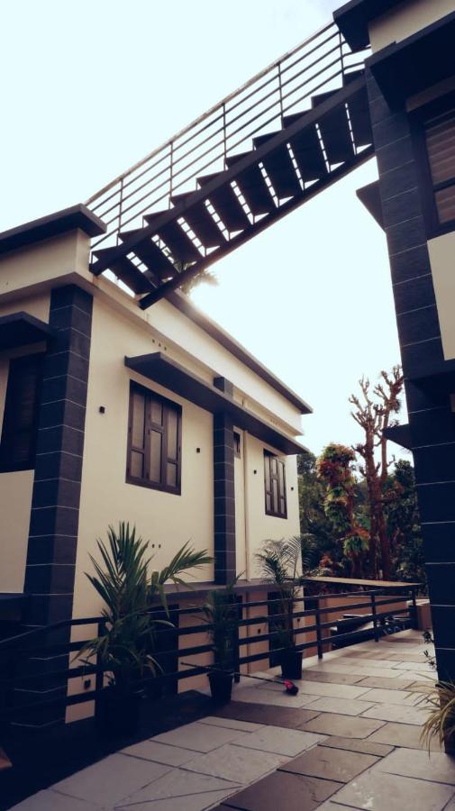 Milestone Inn Sultan Bathery Dış mekan fotoğraf