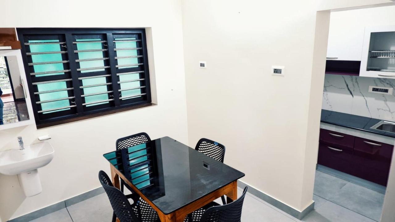Milestone Inn Sultan Bathery Dış mekan fotoğraf