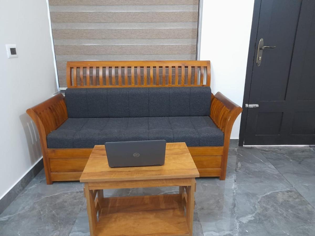 Milestone Inn Sultan Bathery Dış mekan fotoğraf